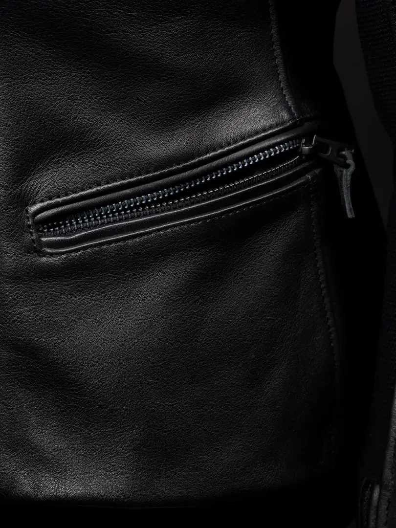 Revolver Black