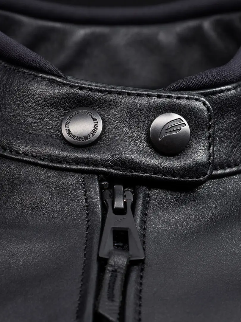 Revolver Black